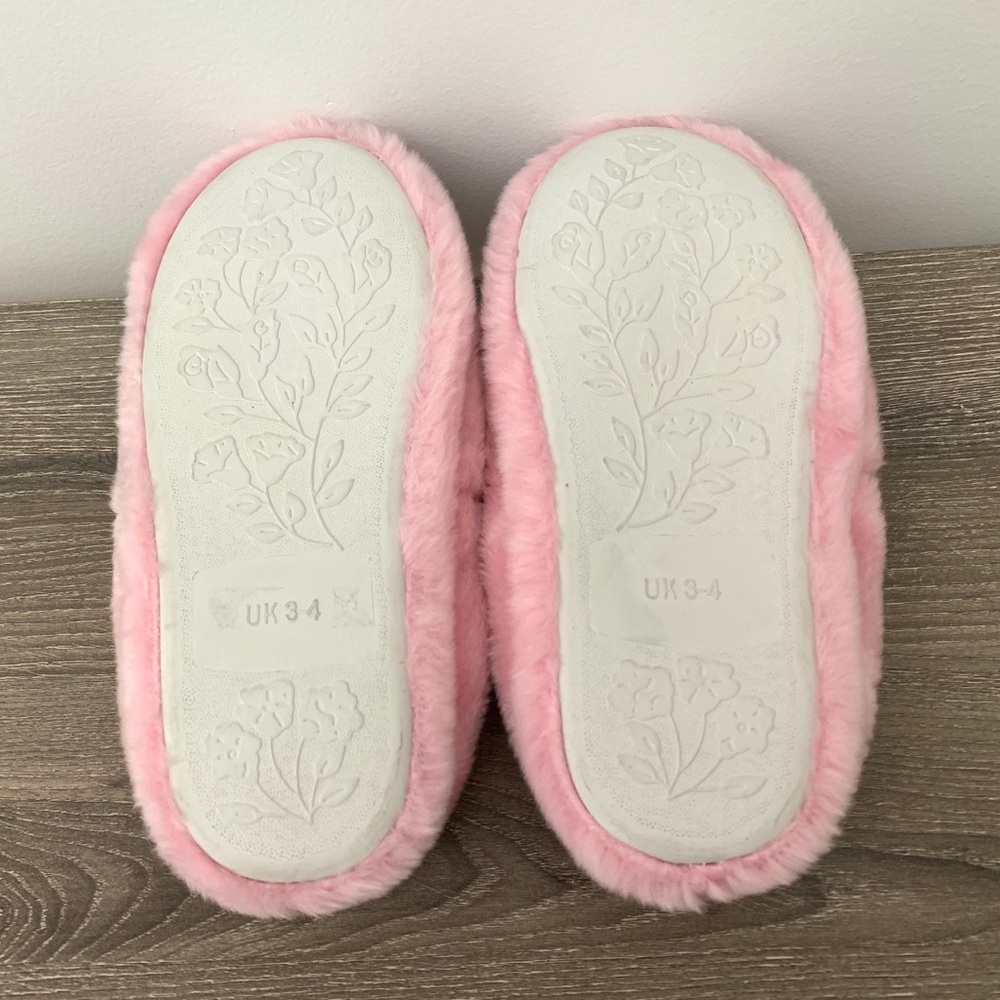 🎉HP🎉 Super Cute Piggy Slipper - Picture 4 of 5